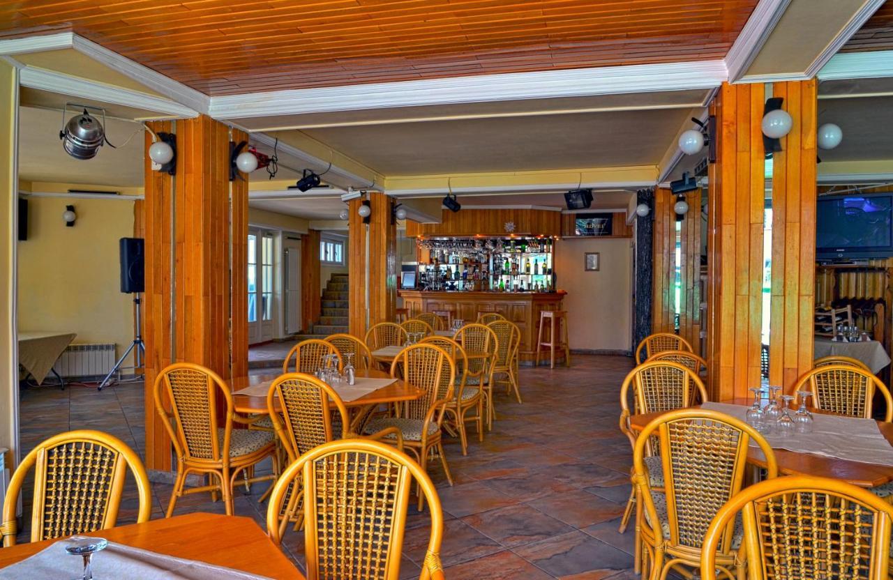 Mountain Breeze Hotel Predeal Luaran gambar
