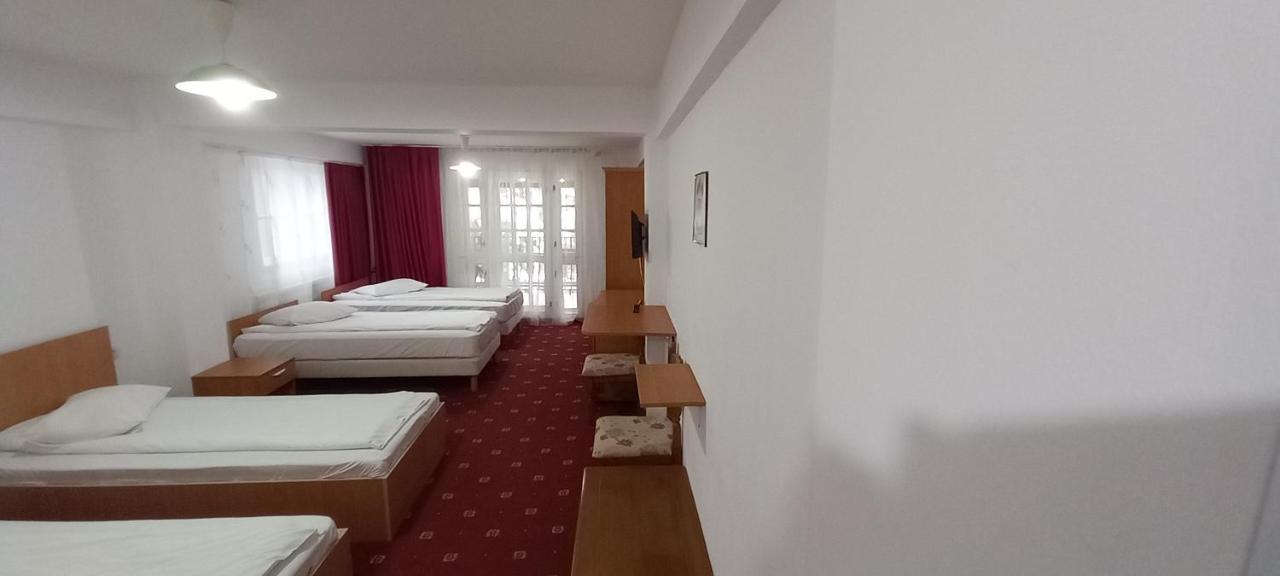 Mountain Breeze Hotel Predeal Luaran gambar