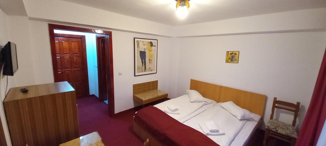 Mountain Breeze Hotel Predeal Luaran gambar