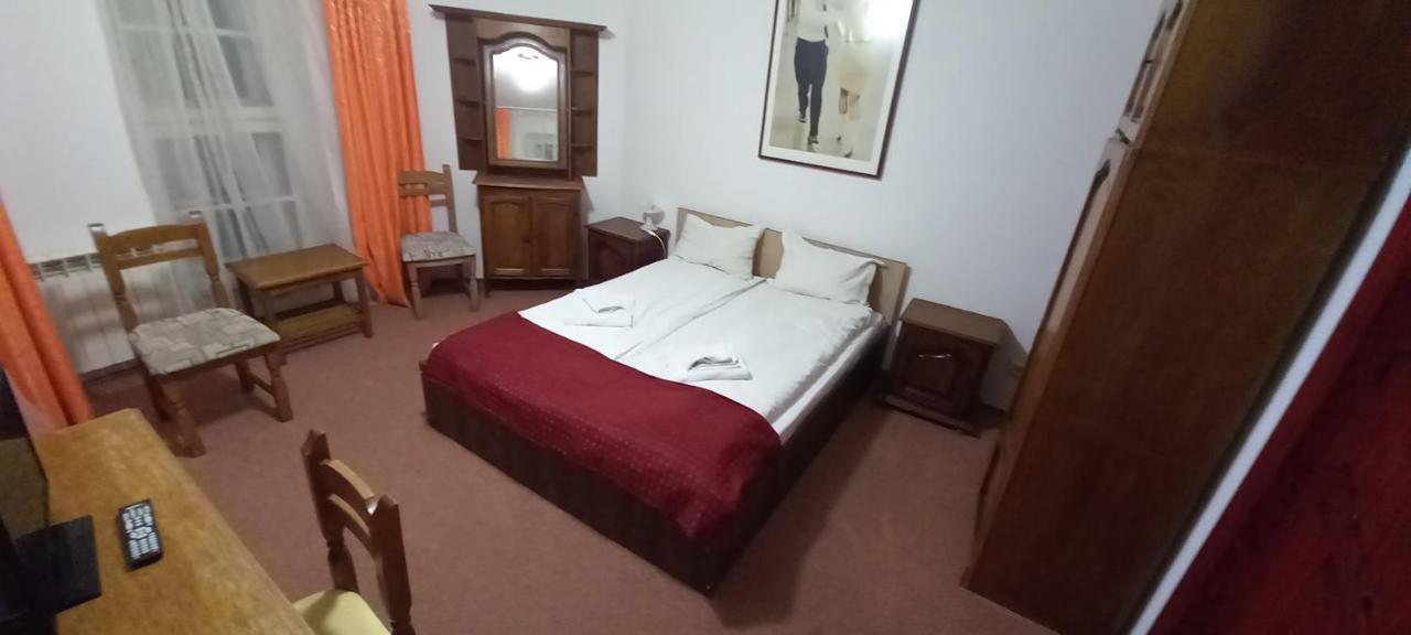 Mountain Breeze Hotel Predeal Luaran gambar