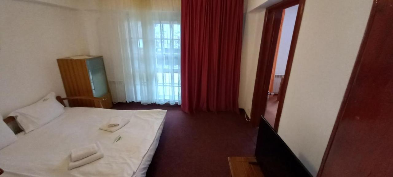 Mountain Breeze Hotel Predeal Luaran gambar