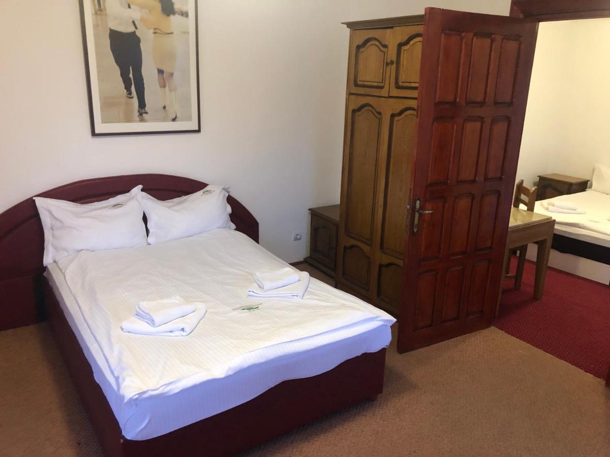 Mountain Breeze Hotel Predeal Luaran gambar