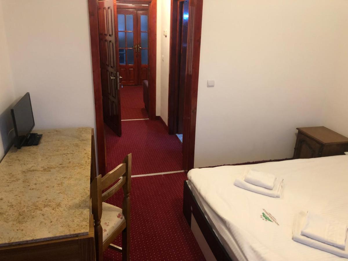 Mountain Breeze Hotel Predeal Luaran gambar