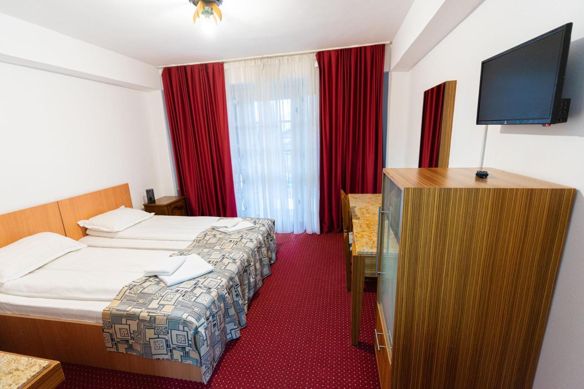 Mountain Breeze Hotel Predeal Luaran gambar